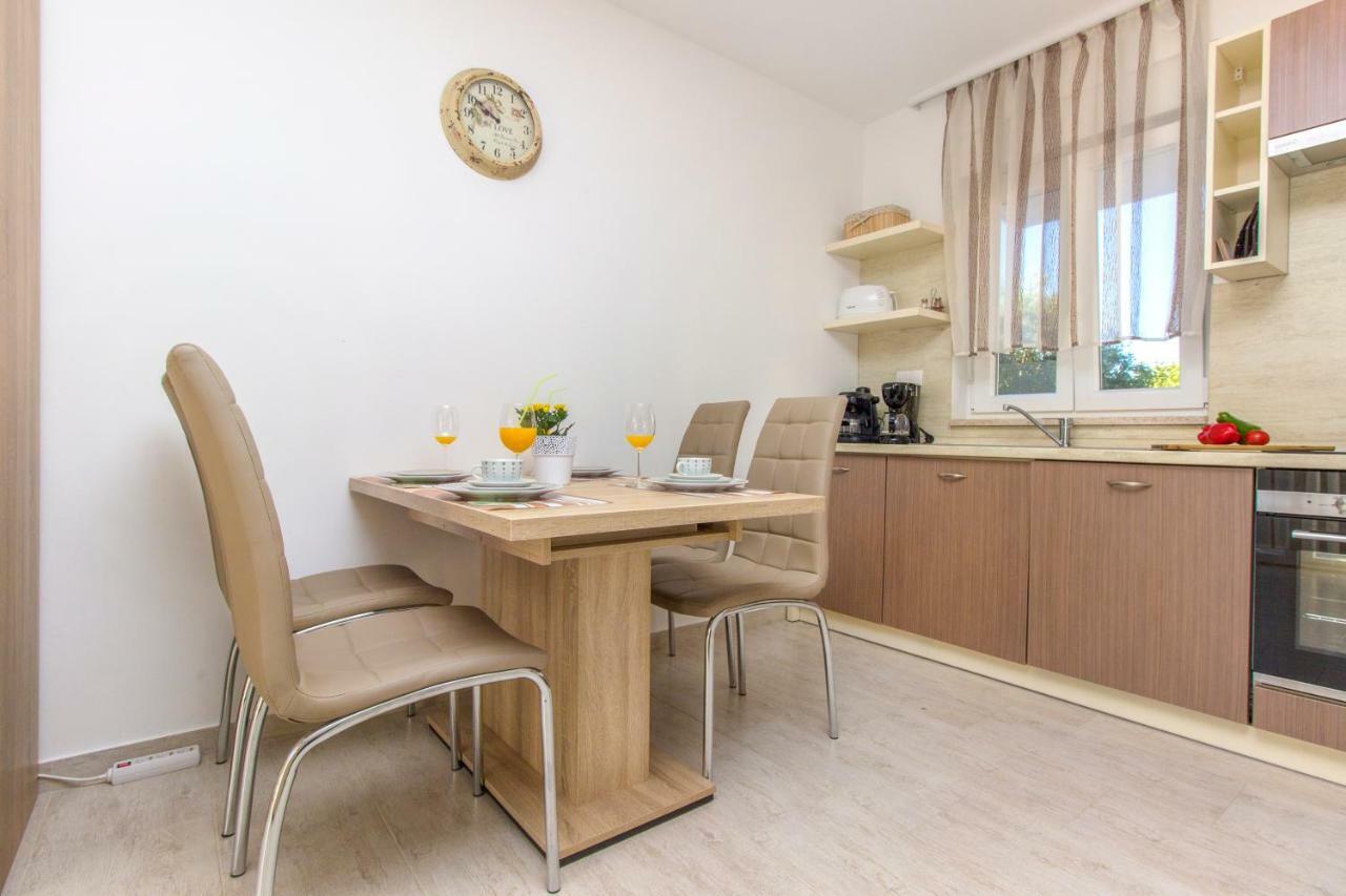 Apartmani Gabriella Vodice Exterior foto